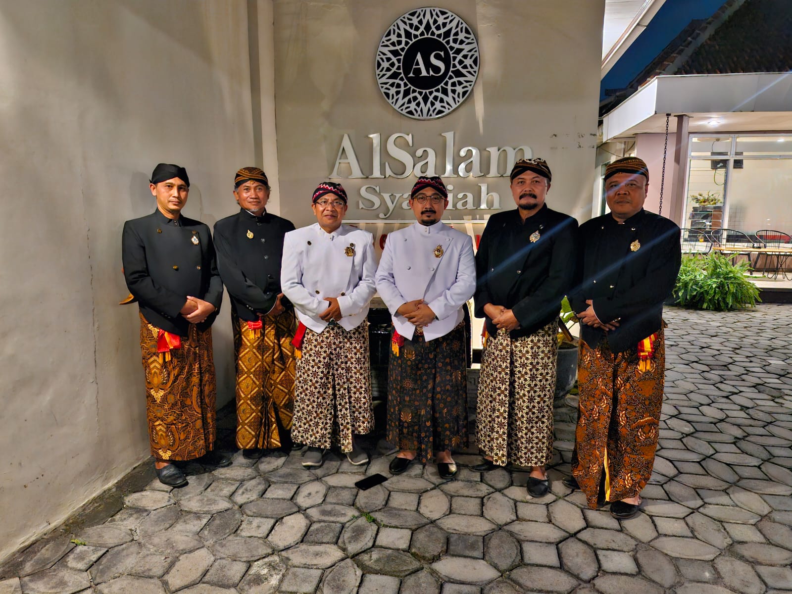 KRA. Dwi Indrotito Adiningrat, SH,MM Hadiri Grebeg Mulud di Keraton Kasunanan Keraton Surakarta Hadiningrat