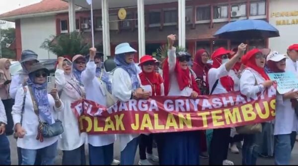 Sidang Perdana Perkara Jalan Tembus Griya Shanta Didukung Ratusan Aksi Masa, 3 Tergugat Mangkir