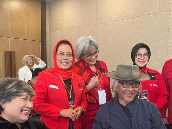 Sri Untari Hadir di acara Red Talks Suara Anak Muda Untuk Jawa Timur Keren