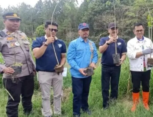 Plh Dinas Lingkungan Hidup Kota Malang, Hadiri Kegiatan Tanam Pohon Memperingati HUT Radio City Guide 911 FM