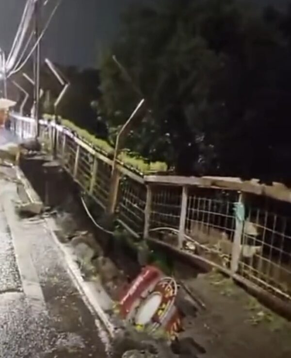 Trotoar Jembatan Brantas Malang Ambles, Akses Utama Terganggu Akibat Hujan Deras