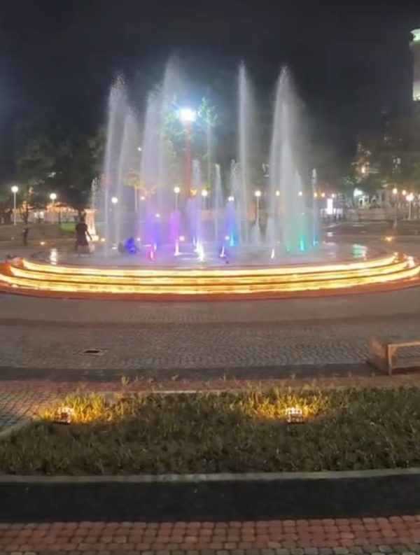 Fix,Alun-Alun Merdeka Akan Diresmikan Malam Ini,Dengan Menghadirkan Lampu Eksotik Air Mancur di Lokasi