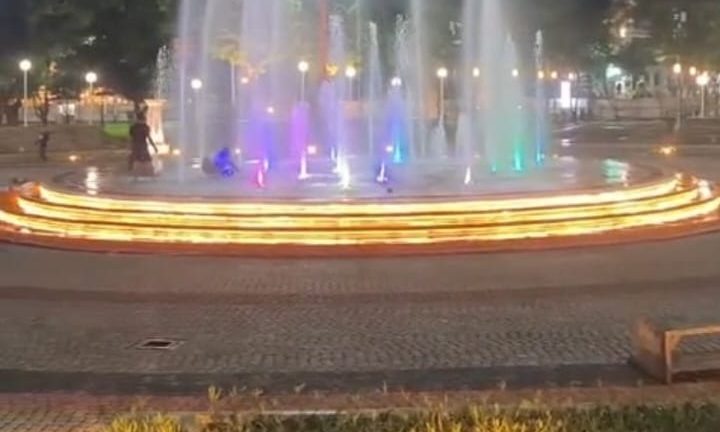 Fix,Alun-Alun Merdeka Akan Diresmikan Malam Ini,Dengan Menghadirkan Lampu Eksotik Air Mancur di Lokasi