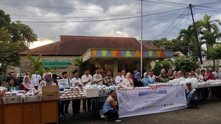 Sam TITO Hadiri Kegiatan Berbagi Takjil Bersama Lintas Komunitas Malang Raya