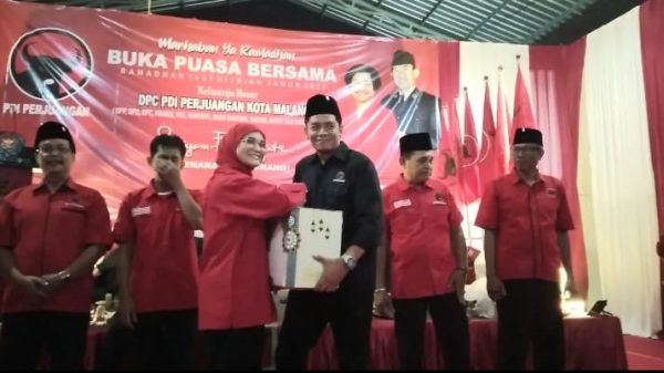 Di Balik Riuh Rendah Bukber PDIP Malang: Dari Kejutan Ulang Tahun hingga Sinyal Ekonomi Global