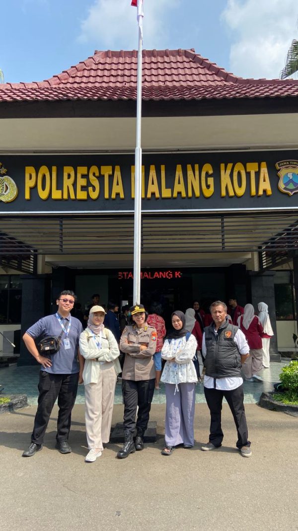 Jumat Berkah! Polresta Malang Kota Manjakan Warga dengan Makan Gratis dan Cek Kesehatan