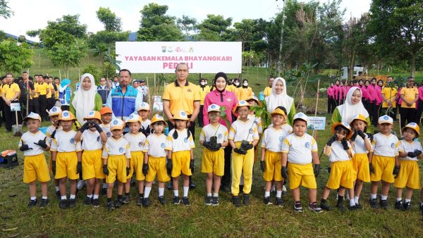 Hijaukan TPA Supit Urang, Polresta Malang Kota Tanam 250 Pohon di Hari Bhayangkara ke-80