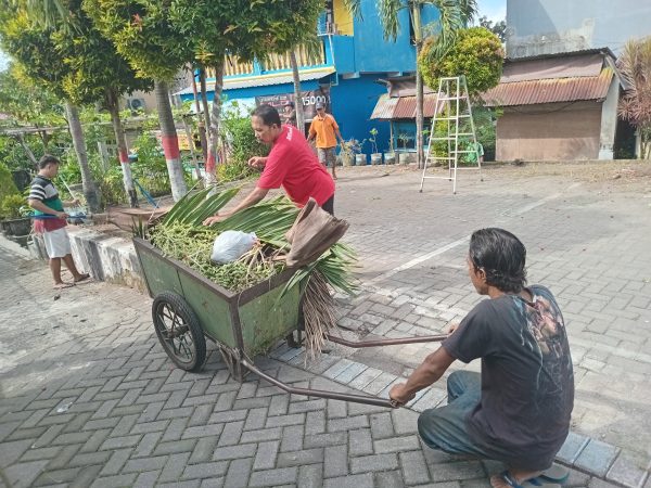 Aksi Gotong Royong, Warga RW IV Oro-Oro Dowo Gelar Kerja Bakti Massal