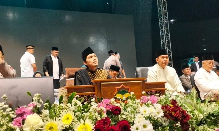 Lautan Jamaah Gus Iqdam Padati Stadion Gajayana Malang