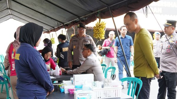 Sambut Hari Bhayangkara ke-80, Polresta Malang Kota Bagikan 500 Porsi Makan Gratis dan Cek Kesehatan