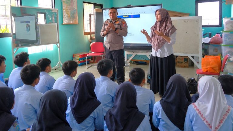 Cegah Bullying dan Asusila, Polresta Malang Edukasi Siswa SLB-B YPTB