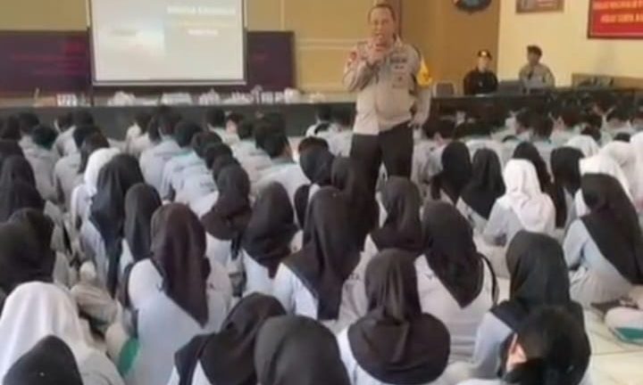 SMAN 6 Malang Boyong 300 Siswa ke Mako Brimob demi Penguatan Karakter