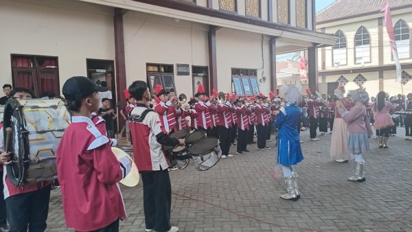Meriahkan Maulid Nabi dan HUT RI ke-81, Ponpes Sunan Kalijogo Jabung Gelar Silaturrahmi Drumband