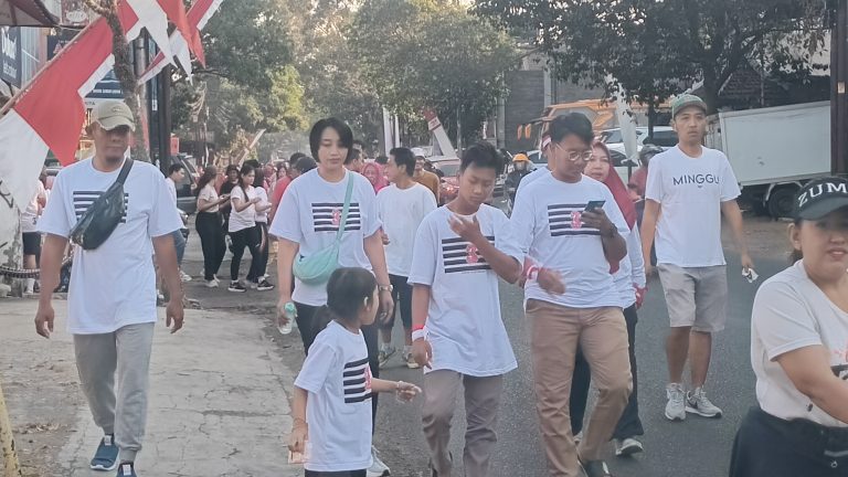 Semarak Kemerdekaan di Oro-oro Dowo: Warga RW 04 Gelar Jalan Santai