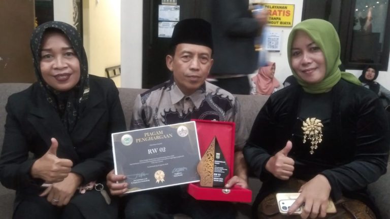 Duet Sekdes Muda dan Niken Salindri Salurkan Hiburan Rakyat di Bersih Desa Pandanlandung