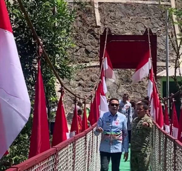 Jembatan Garuda Dorong Konektivitas Ekonomi Warga Kampung Putih