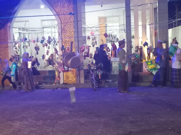 Meriah! Tradisi Rebutan Snack Maulid Nabi di Perumahan Puri Kencana Wagir